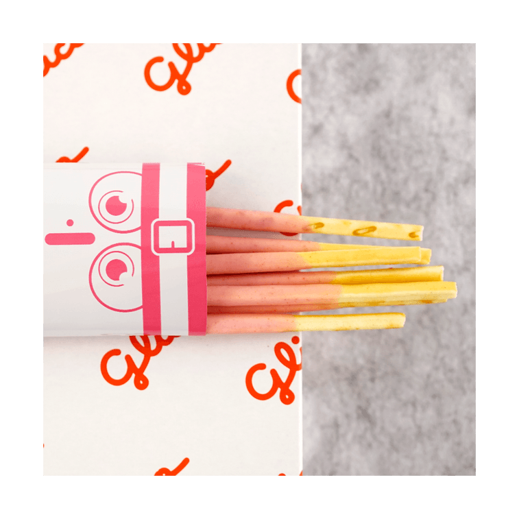 (Bulk price available) [Limited Edition] Pocky Strawberry Cream Cookie Sticks - Family Pack, 9 Packs, 3.81oz